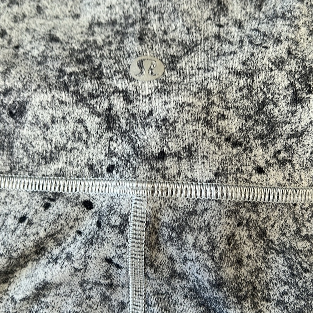 [Lululemon] Wunder Under Low-Rise Tight 28" *Full-On Luxtreme - size 8 - Picture 4 of 6